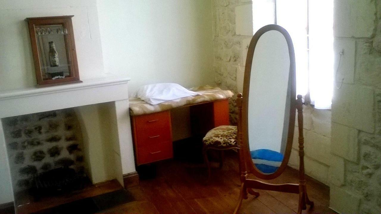 La Maison De L'Aubepin Saint-Savinien Buitenkant foto